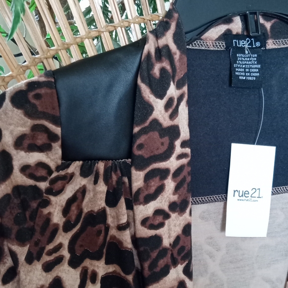 Animal Print fabric cardigan with faux leather - Picture 2 of 5